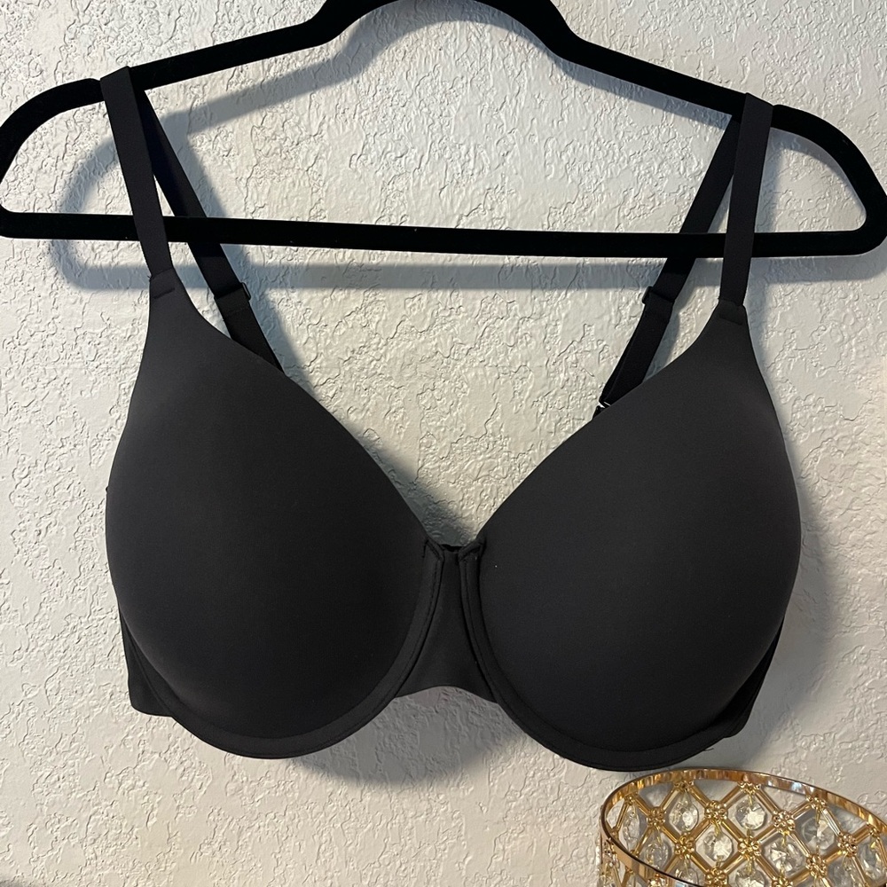 NWT- SKIMS Fits Everybody T-Shirt Bra- BLK- 36DD
